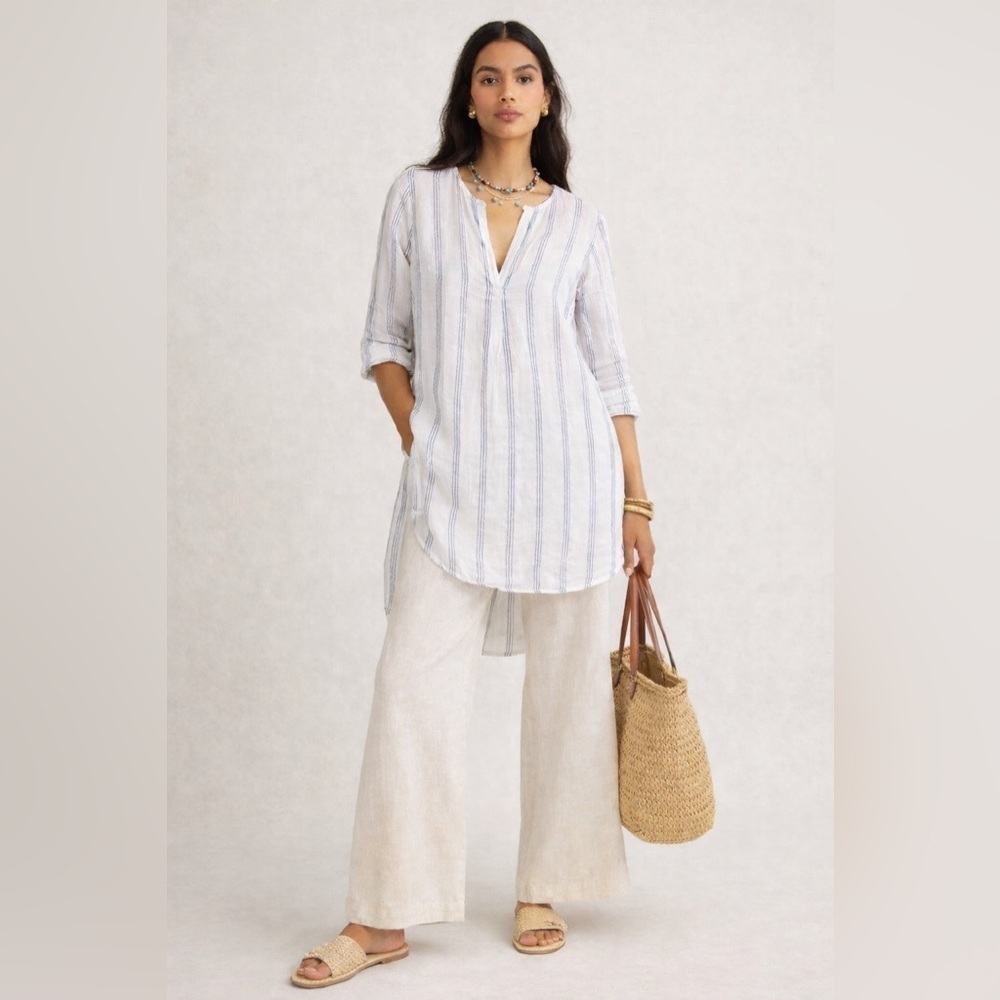 CP Shades white with pale blue stripe short sleeve linen tunic top. Size XS